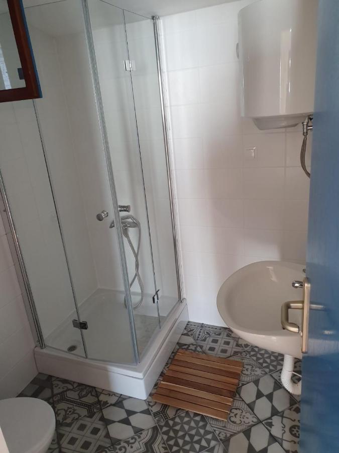 Apartments Bassi Stara Baška Eksteriør billede