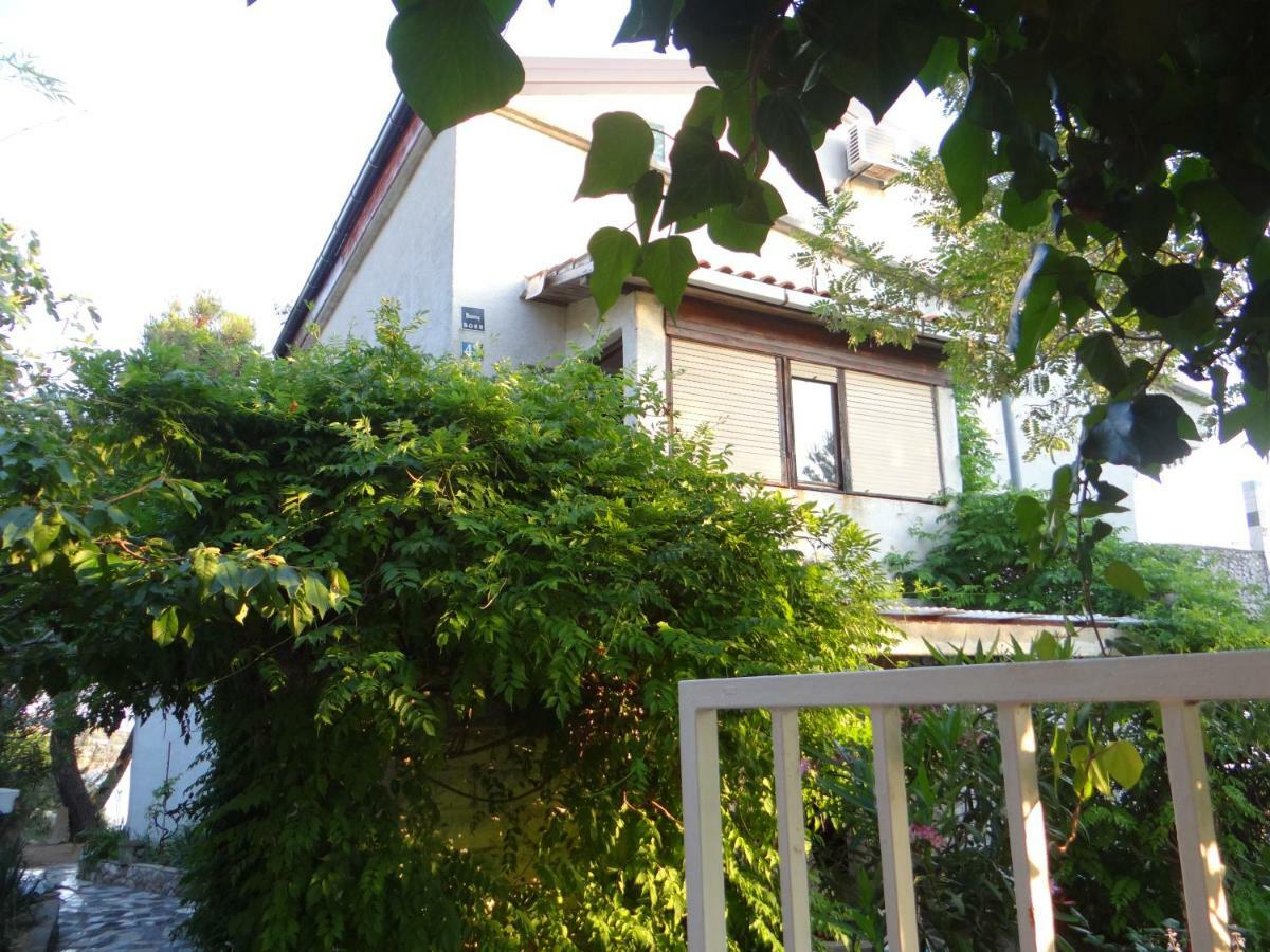 Apartments Bassi Stara Baška Eksteriør billede