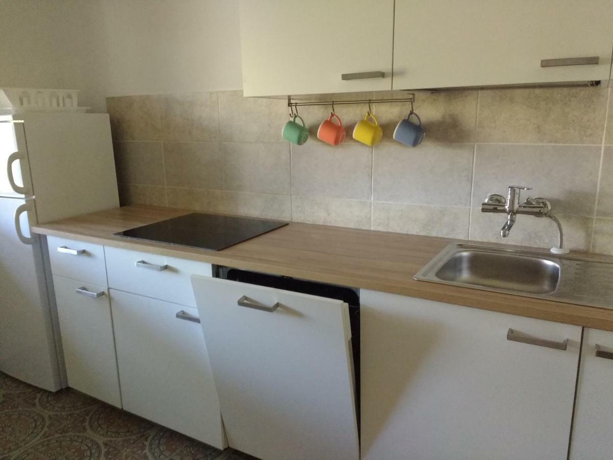 Apartments Bassi Stara Baška Eksteriør billede