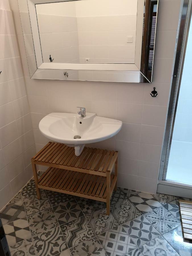 Apartments Bassi Stara Baška Eksteriør billede