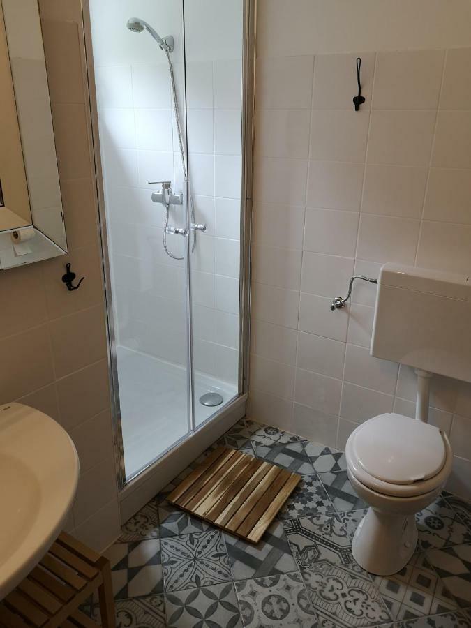 Apartments Bassi Stara Baška Eksteriør billede